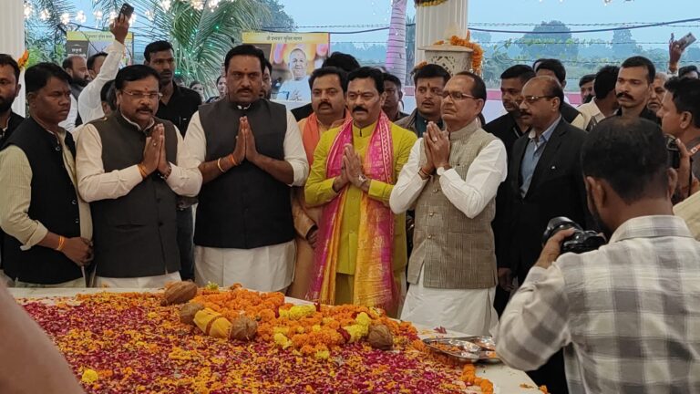 केंद्रीय कृषि मंत्री शिवराज सिंह चौहान, फग्गन सिंह कुलस्ते, अरविंद मेनन, विनोद गोटिया का आगमन हुआ |