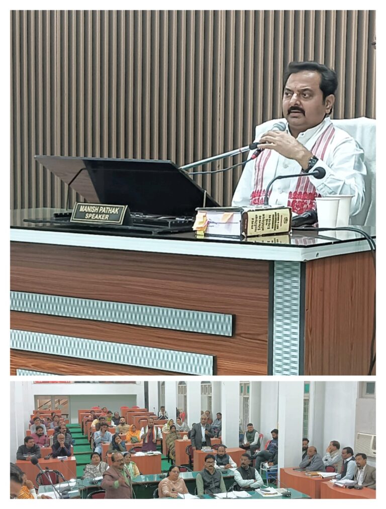 निगमाध्यक्ष मनीष पाठक