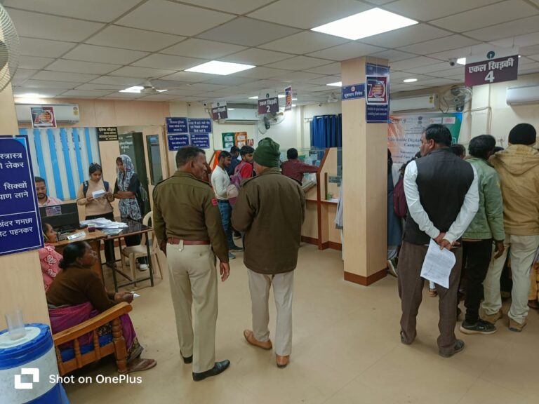 कटनी पुलिस ने बैंकों एवं एटीएम की सुरक्षा व्यवस्था का किया निरीक्षण: