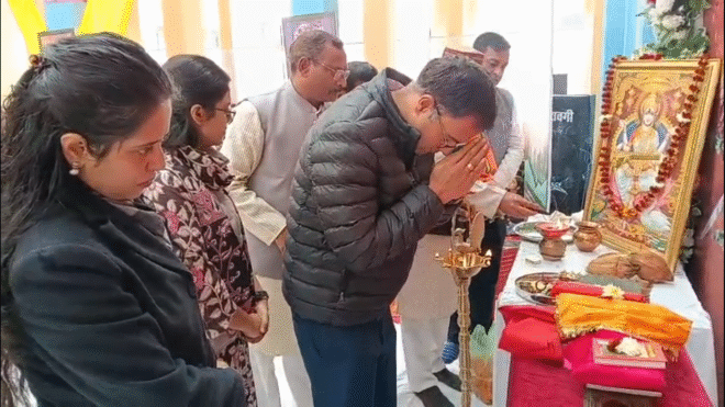 कलेक्टर आशीष तिवारी