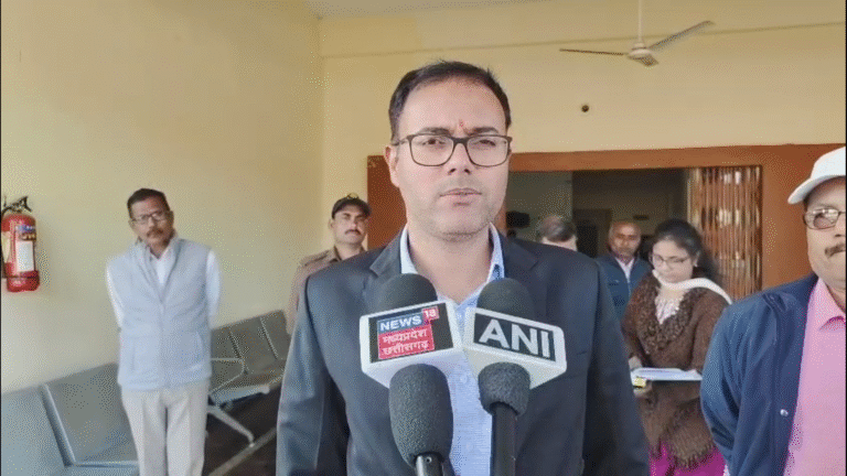 कलेक्‍टर आशीष तिवारी